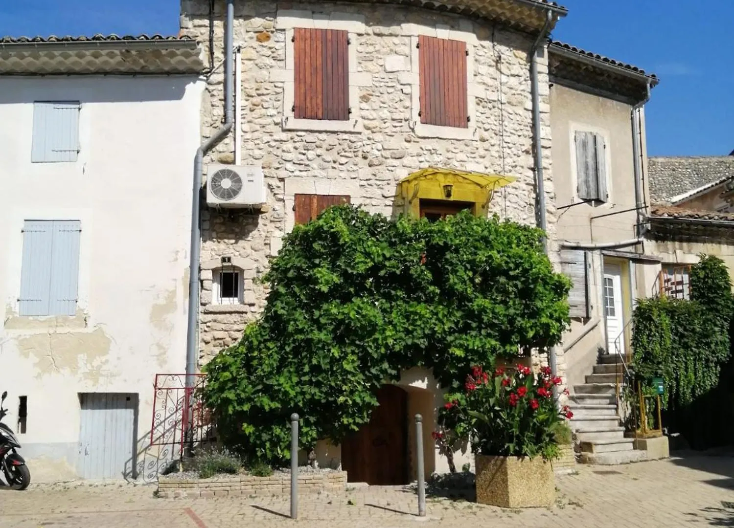 Maison De Village Sur Donzere France