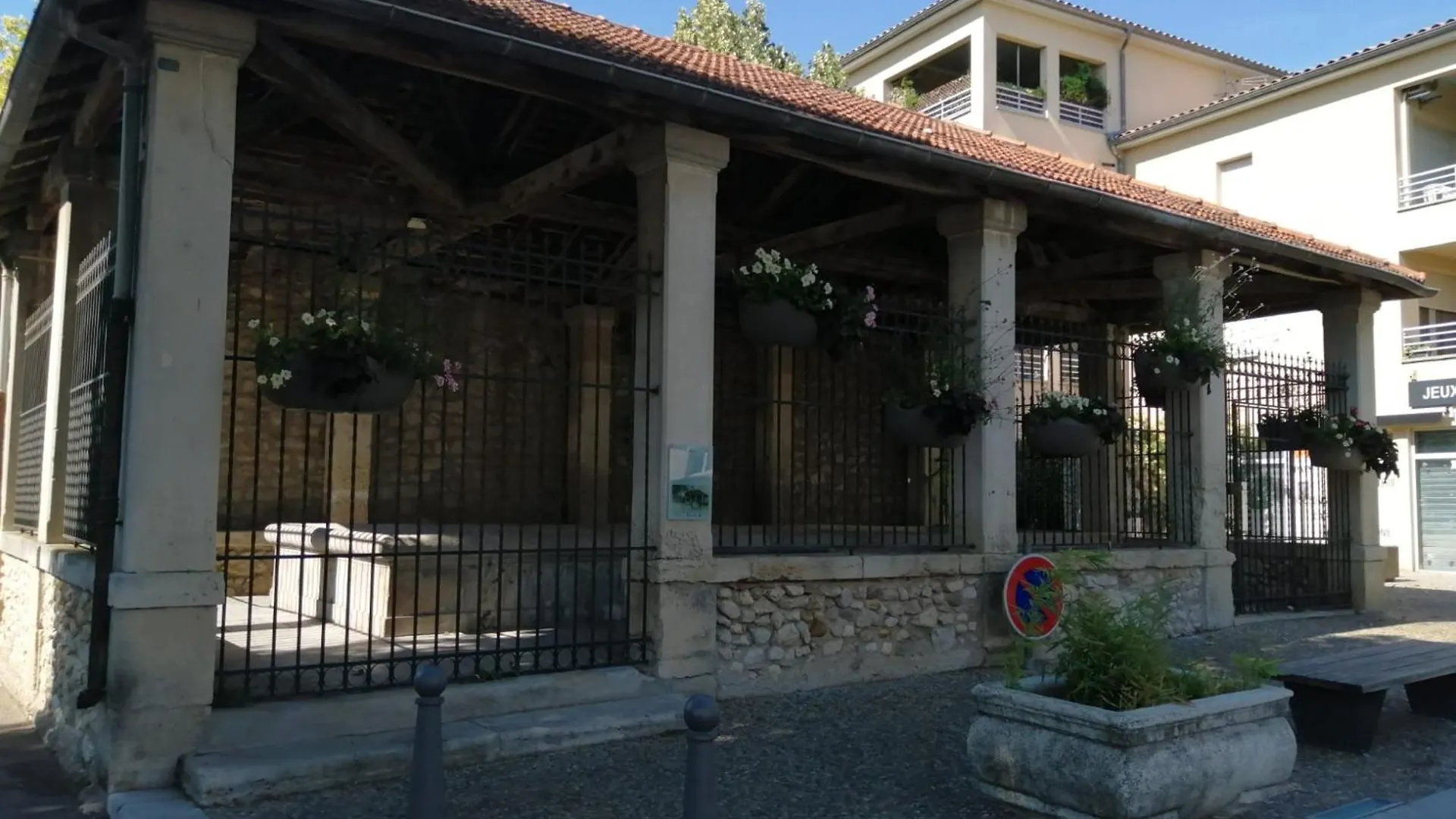 Maison De Village Sur Donzere 0*,  France