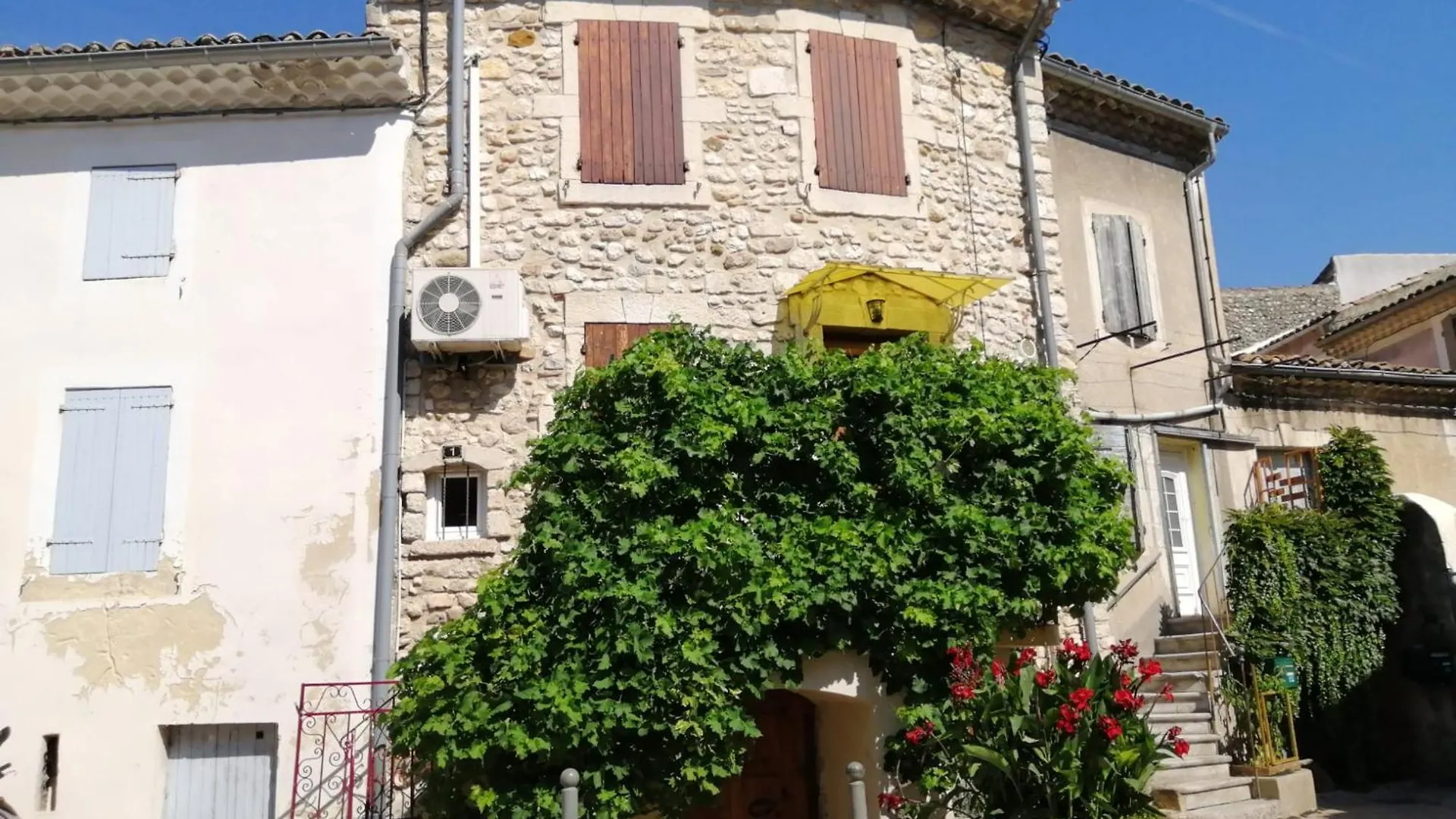 Holiday home Maison De Village Sur Donzere